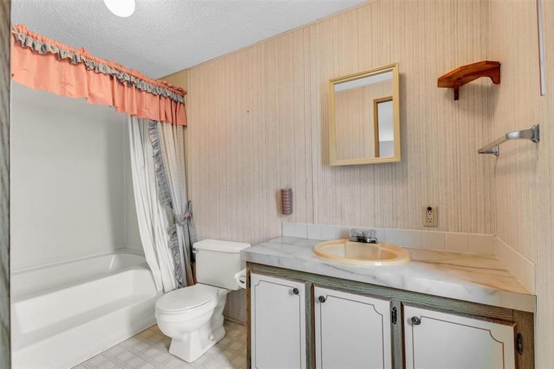 最近售出: $160,000 (2 贝兹, 2 浴室, 1054 平方英尺)