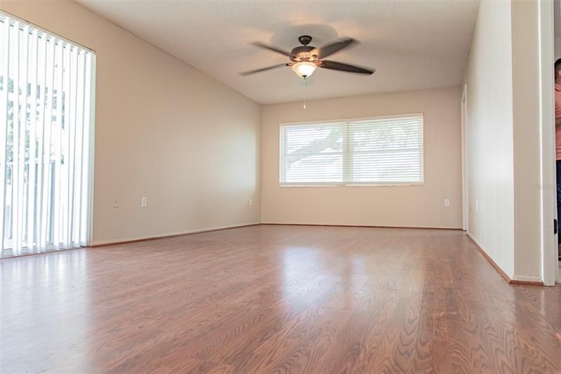 Recently Rented: $1,350 (2 beds, 2 baths, 1148 Square Feet)