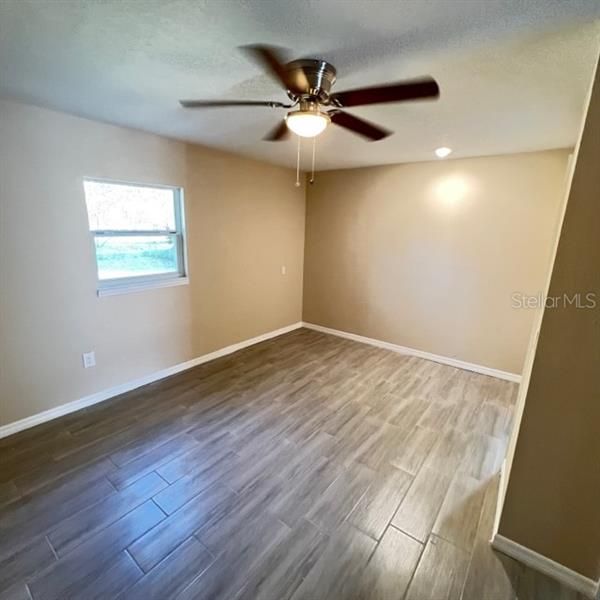 Recently Sold: $214,000 (3 beds, 2 baths, 1272 Square Feet)