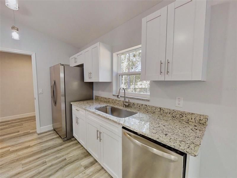 Recently Sold: $230,000 (3 beds, 2 baths, 1127 Square Feet)