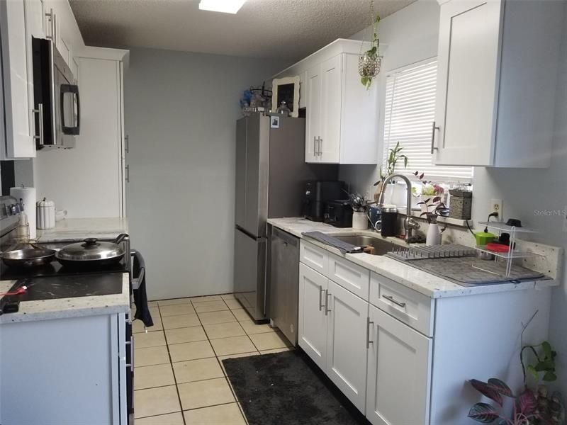 Active With Contract: $1,850 (3 beds, 2 baths, 1307 Square Feet)