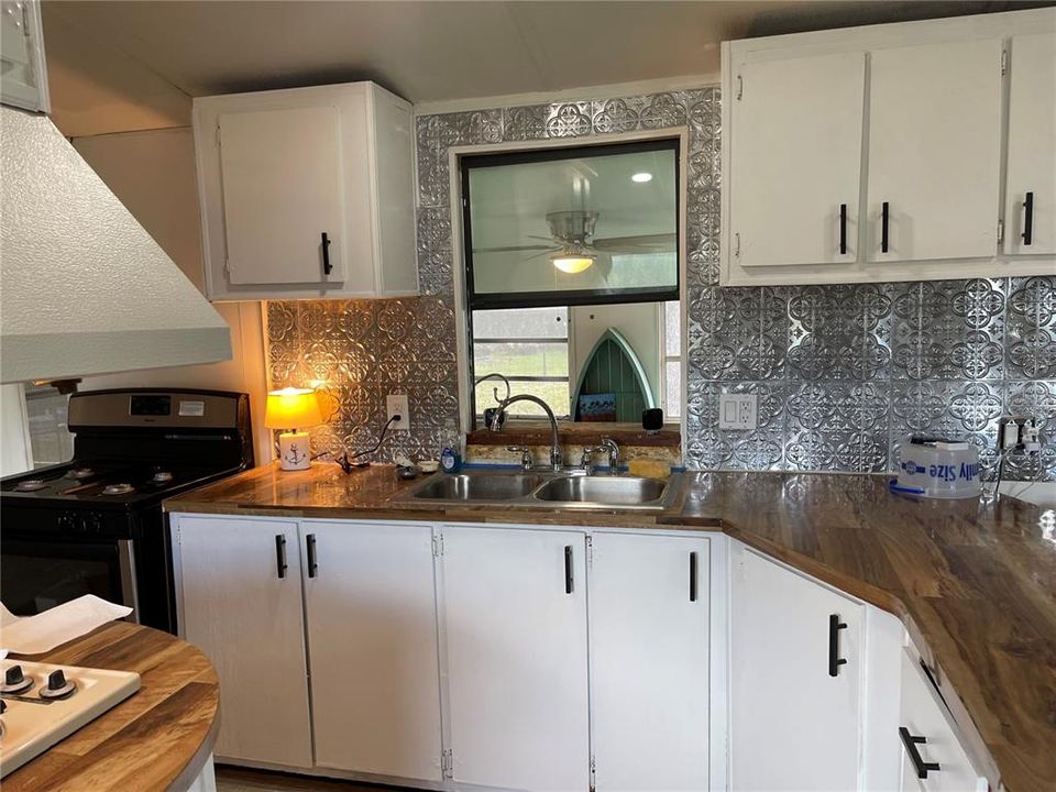 Recently Sold: $152,000 (2 beds, 2 baths, 1094 Square Feet)