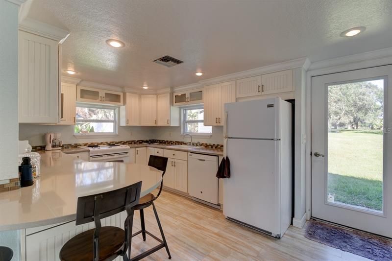 Recently Sold: $789,000 (1 beds, 1 baths, 650 Square Feet)