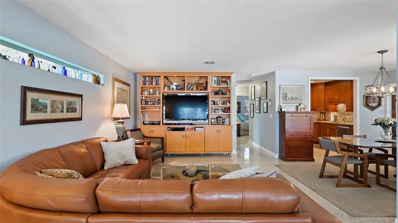 Recently Sold: $1,125,000 (2 beds, 2 baths, 1451 Square Feet)