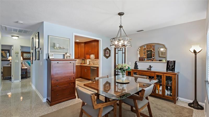 Recently Sold: $1,125,000 (2 beds, 2 baths, 1451 Square Feet)
