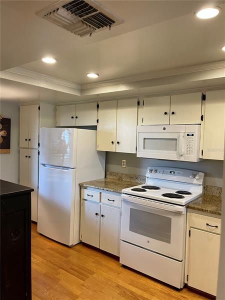 Recently Sold: $255,000 (2 beds, 2 baths, 1065 Square Feet)