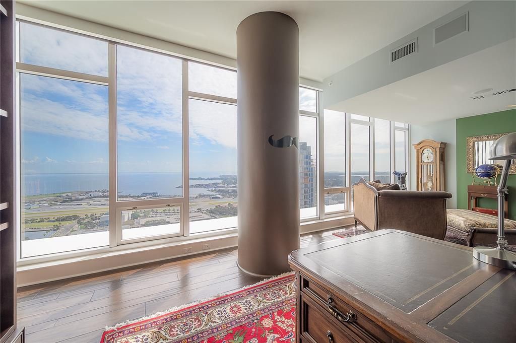 For Sale: $3,640,000 (4 beds, 4 baths, 5270 Square Feet)