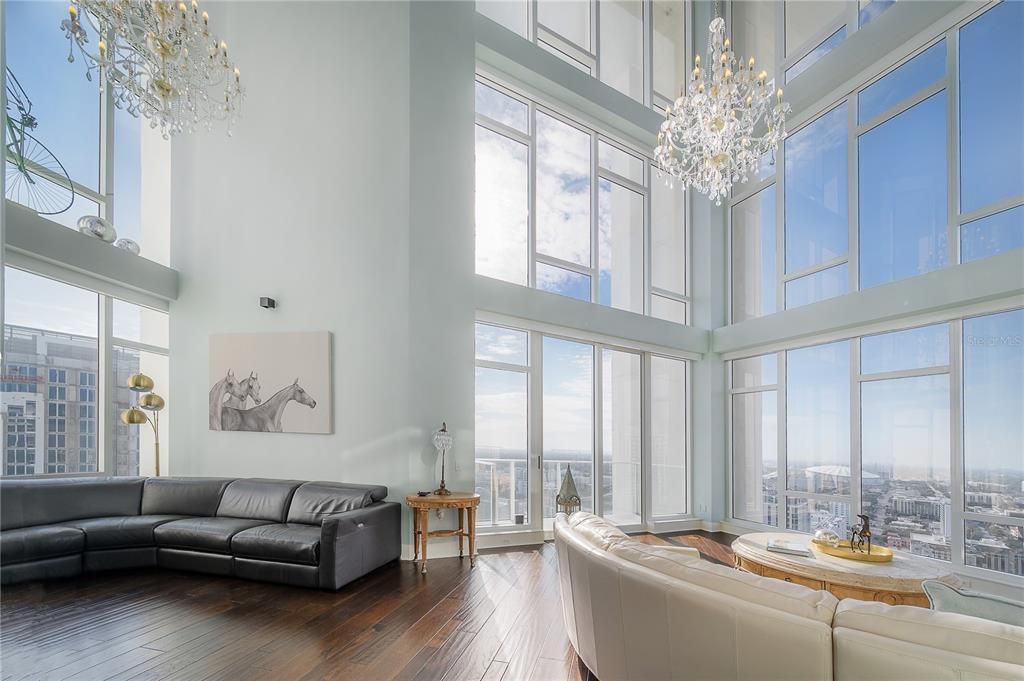 For Sale: $3,640,000 (4 beds, 4 baths, 5270 Square Feet)