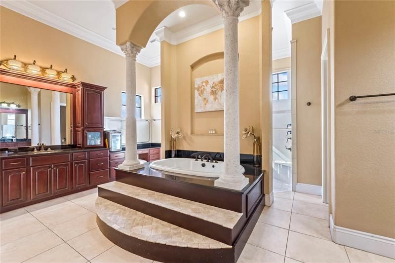 Recently Sold: $2,099,990 (5 beds, 5 baths, 7449 Square Feet)