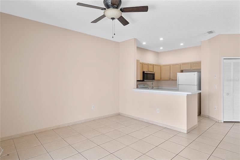 Recently Rented: $1,900 (3 beds, 2 baths, 1138 Square Feet)