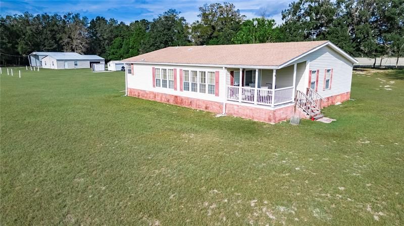 Recently Sold: $360,000 (3 beds, 2 baths, 2084 Square Feet)