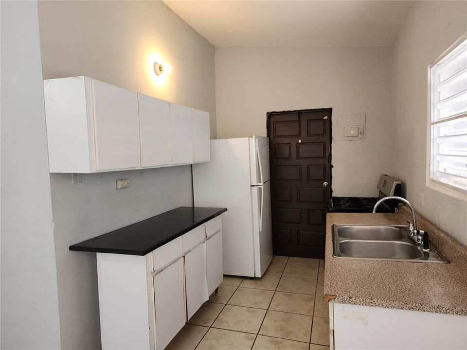 Vendido Recientemente: $95,000 (3 camas, 1 baños, 1000 Pies cuadrados)