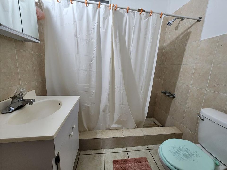 Vendido Recientemente: $95,000 (3 camas, 1 baños, 1000 Pies cuadrados)