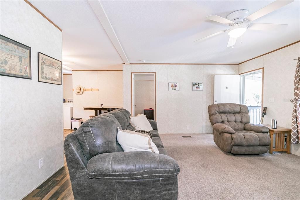 Recently Sold: $249,900 (3 beds, 2 baths, 936 Square Feet)