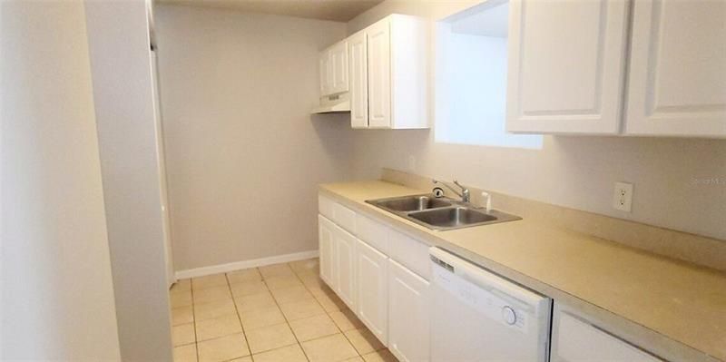 Recently Rented: $1,295 (2 beds, 2 baths, 1100 Square Feet)