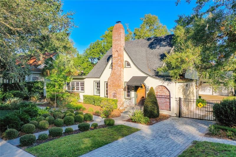 Recently Sold: $835,000 (4 beds, 3 baths, 3221 Square Feet)