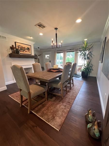 Recently Sold: $1,000,000 (5 beds, 4 baths, 3152 Square Feet)