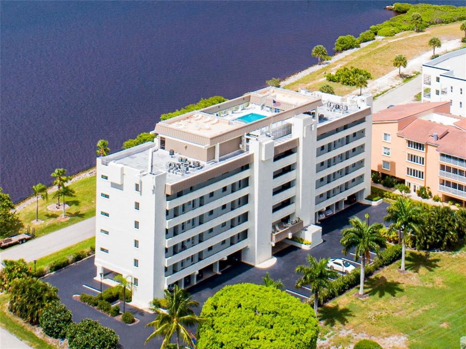 最近租的: $4,000 (2 贝兹, 2 浴室, 1048 平方英尺)