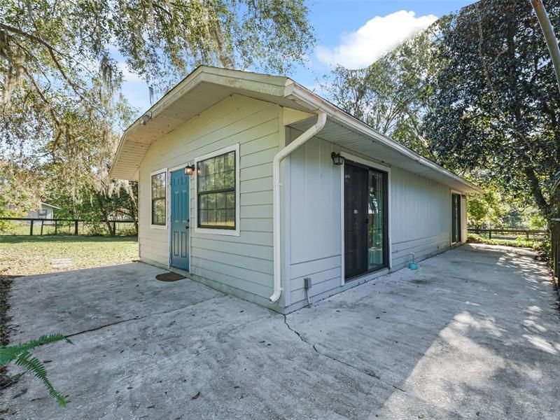 Recently Sold: $650,000 (3 beds, 3 baths, 2336 Square Feet)