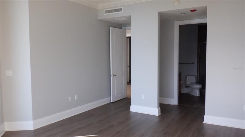 Recently Rented: $3,600 (2 beds, 2 baths, 2167 Square Feet)