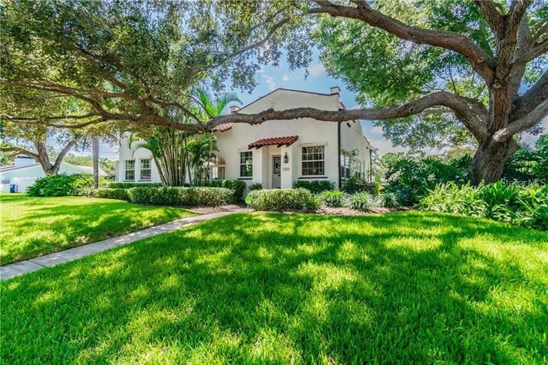 Recently Sold: $1,250,000 (3 beds, 2 baths, 2108 Square Feet)
