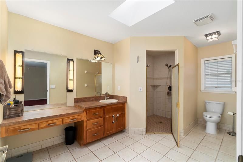 最近售出: $535,000 (3 贝兹, 2 浴室, 2312 平方英尺)