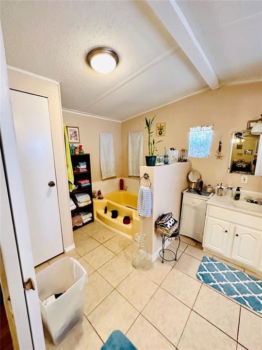 Recently Sold: $67,900 (3 beds, 2 baths, 1064 Square Feet)