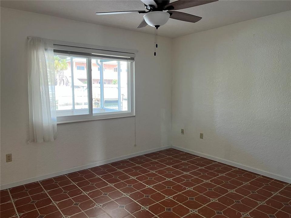 Recently Rented: $2,595 (3 beds, 1 baths, 1524 Square Feet)