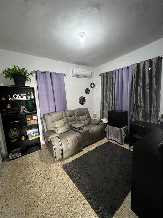 Vendido Recientemente: $275,000 (2 camas, 1 baños, 977 Pies cuadrados)