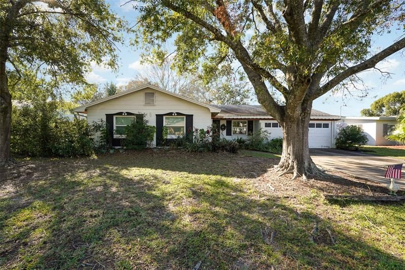Recently Sold: $330,000 (3 beds, 2 baths, 1756 Square Feet)