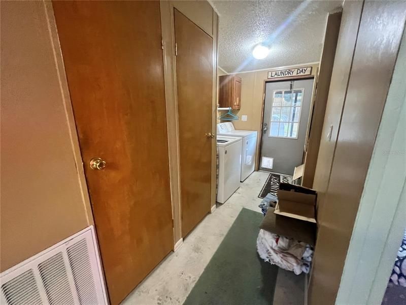 Vendido Recientemente: $250,000 (3 camas, 2 baños, 1728 Pies cuadrados)