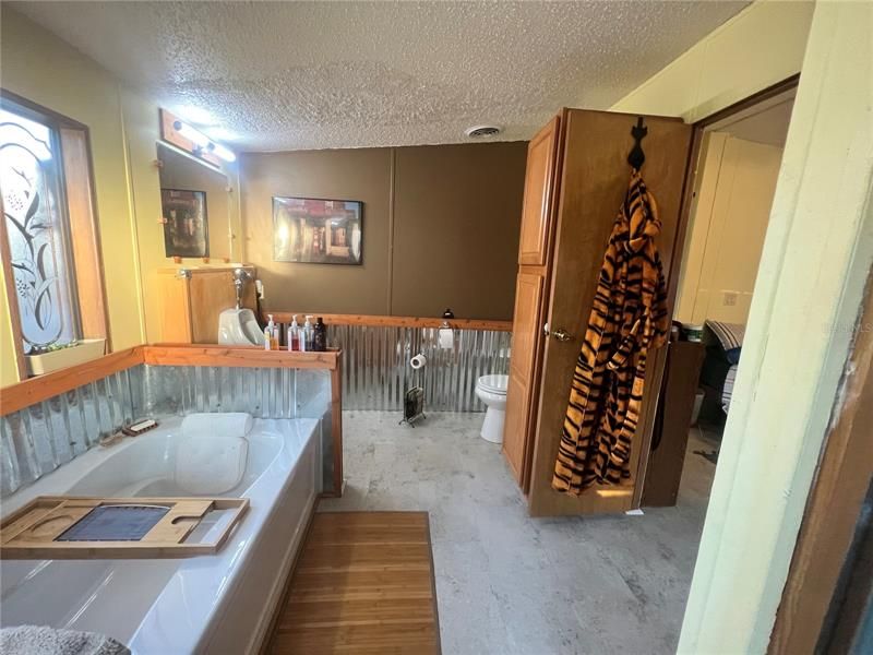 Vendido Recientemente: $250,000 (3 camas, 2 baños, 1728 Pies cuadrados)