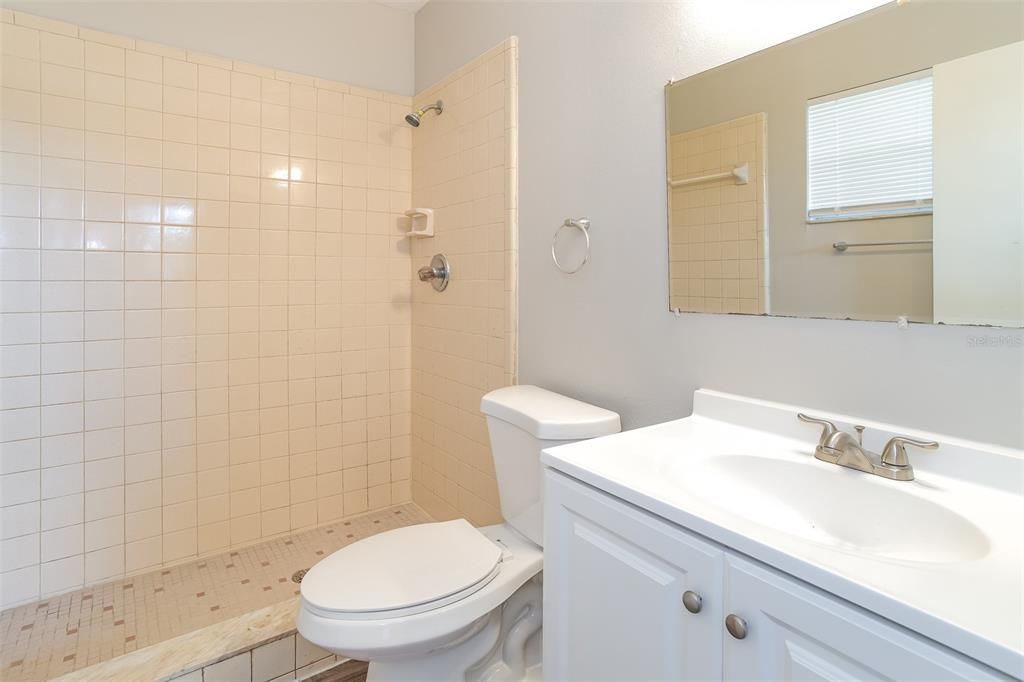 最近租的: $1,750 (4 贝兹, 2 浴室, 1356 平方英尺)