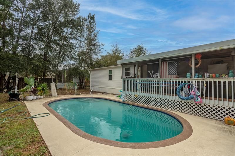 Recently Sold: $160,000 (3 beds, 2 baths, 1329 Square Feet)