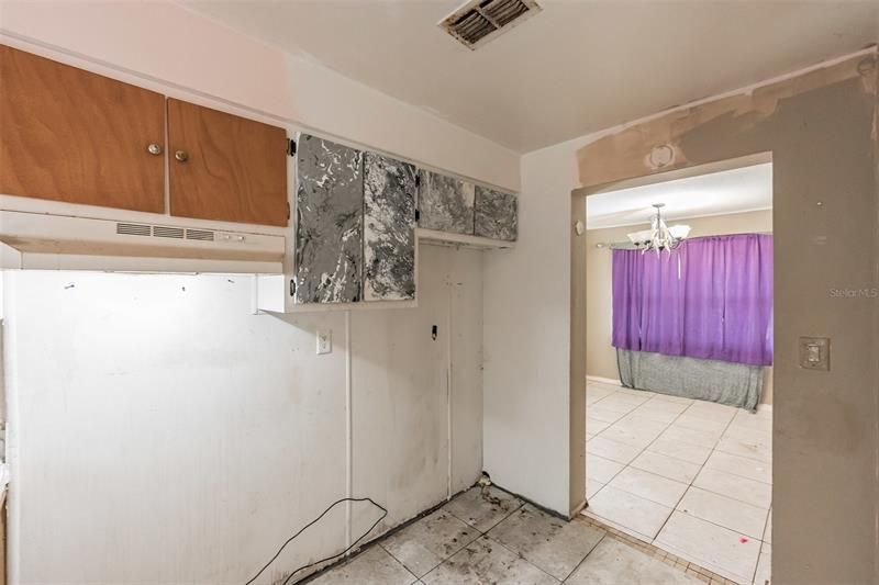 Vendido Recientemente: $109,990 (3 camas, 1 baños, 1256 Pies cuadrados)