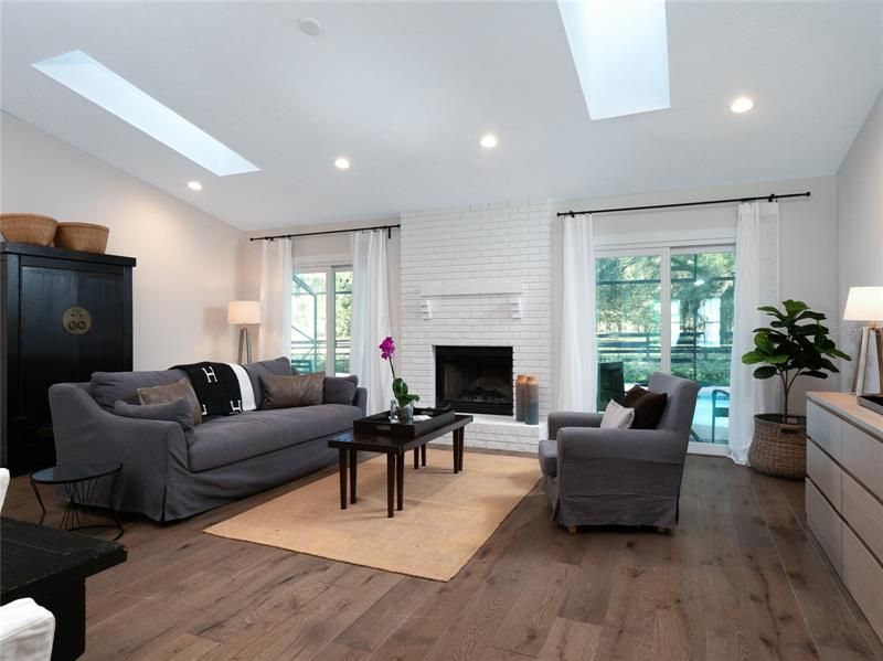 Recently Sold: $1,600,000 (3 beds, 2 baths, 1920 Square Feet)