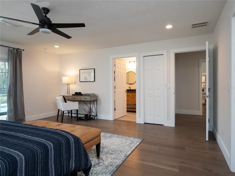 Recently Sold: $1,600,000 (3 beds, 2 baths, 1920 Square Feet)