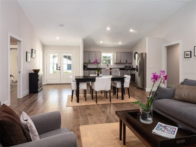 Recently Sold: $1,600,000 (3 beds, 2 baths, 1920 Square Feet)