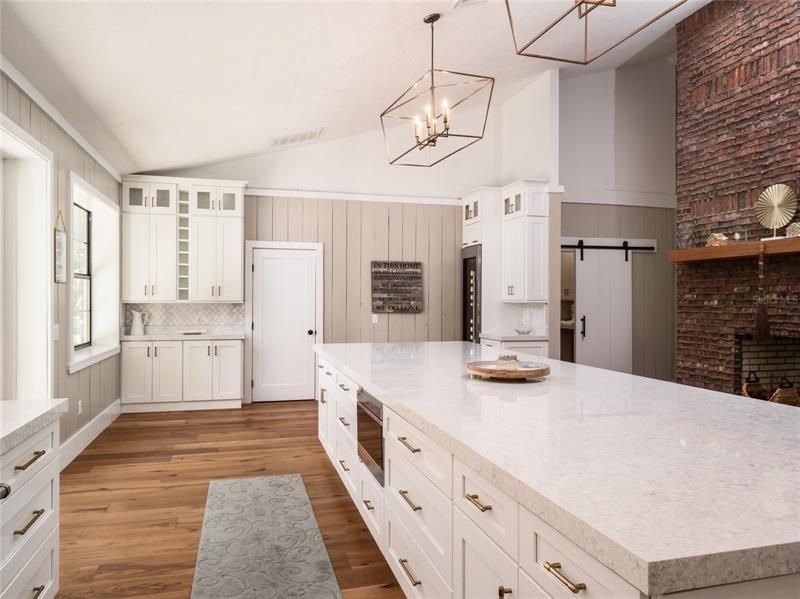 Recently Sold: $2,550,000 (5 beds, 3 baths, 4200 Square Feet)