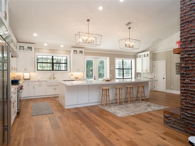 Recently Sold: $2,550,000 (5 beds, 3 baths, 4200 Square Feet)