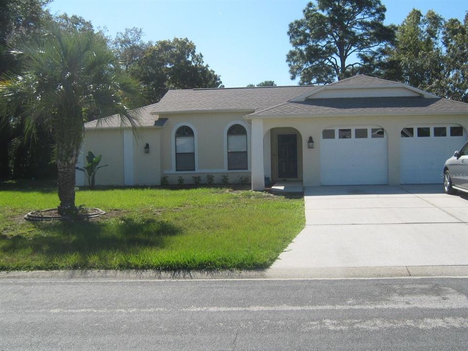 Recently Rented: $1,950 (3 beds, 2 baths, 1646 Square Feet)