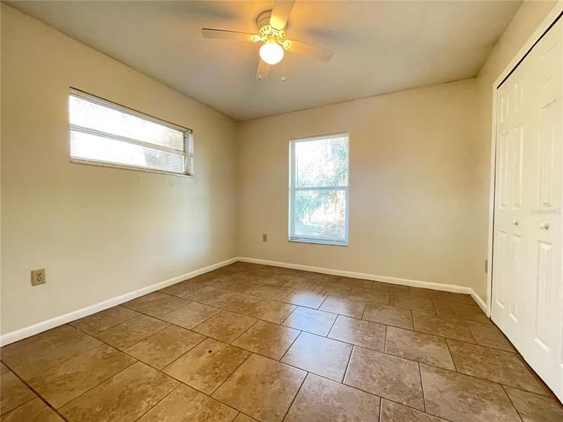 Recently Rented: $1,375 (2 beds, 1 baths, 1044 Square Feet)