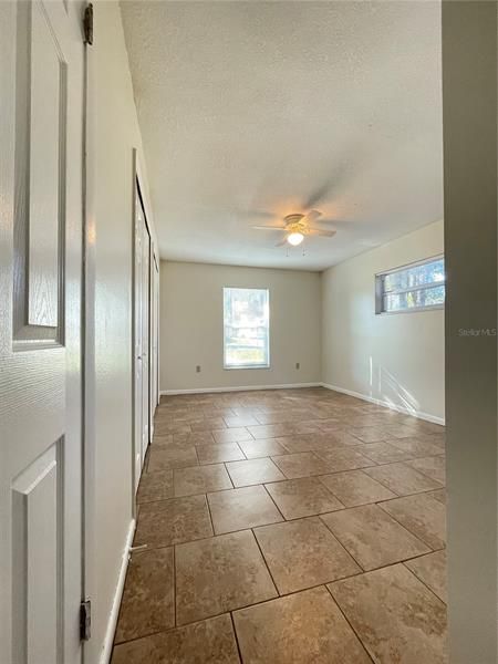 Recently Rented: $1,375 (2 beds, 1 baths, 1044 Square Feet)