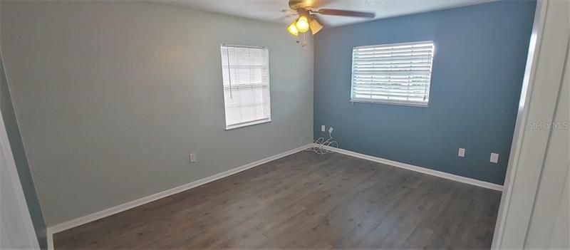 Recently Rented: $2,200 (3 beds, 2 baths, 1948 Square Feet)