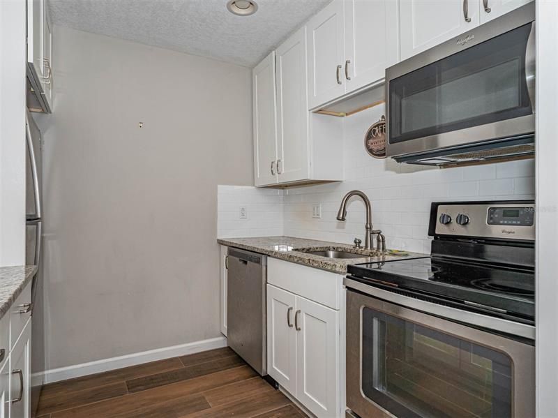 Recently Sold: $210,000 (1 beds, 1 baths, 650 Square Feet)