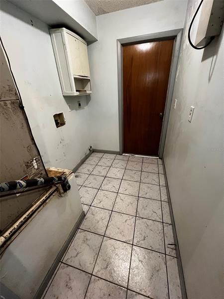 Vendido Recientemente: $299,000 (3 camas, 2 baños, 1840 Pies cuadrados)