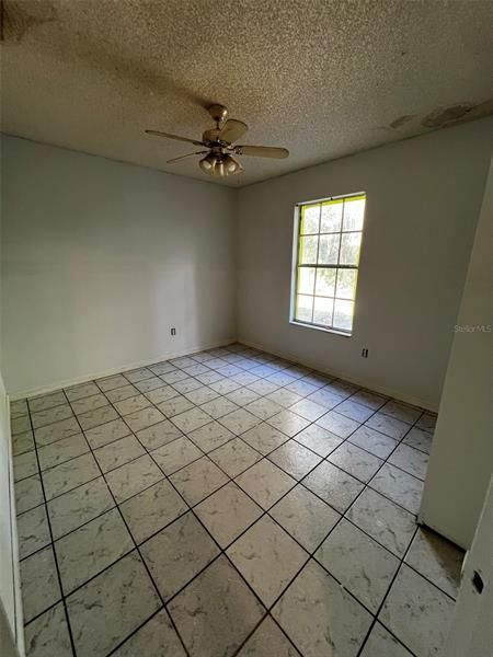 Vendido Recientemente: $299,000 (3 camas, 2 baños, 1840 Pies cuadrados)