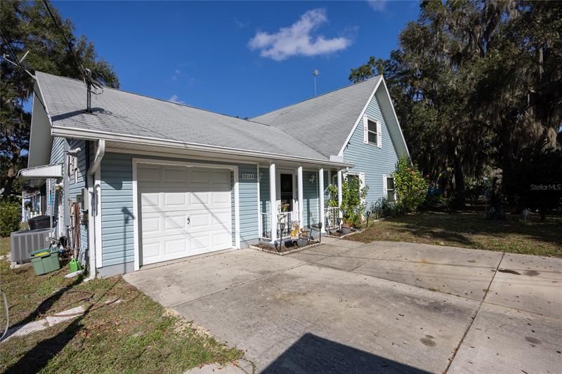 Recently Sold: $320,000 (3 beds, 2 baths, 2040 Square Feet)