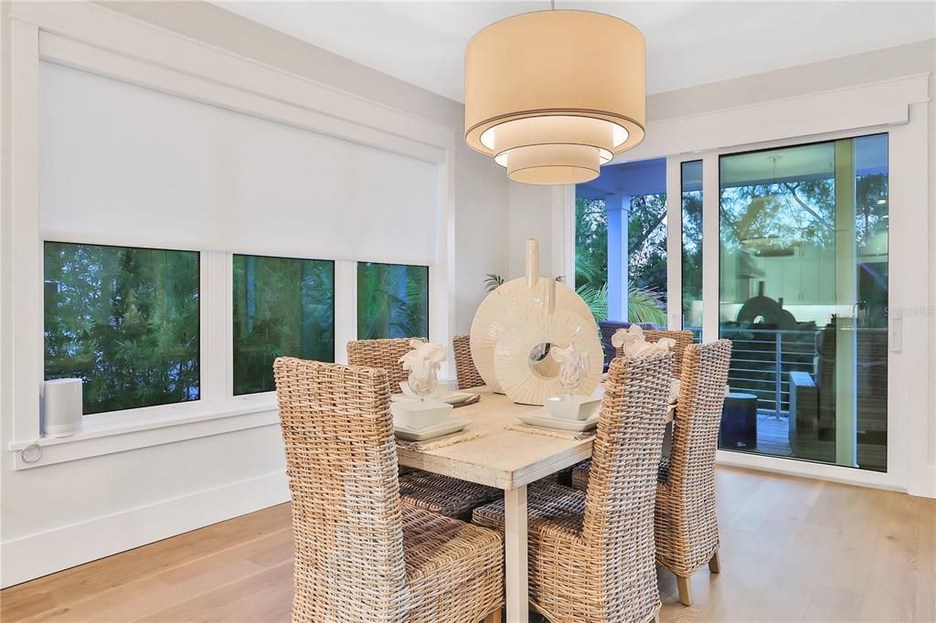 出租: $30,000 (3 贝兹, 3 浴室, 2230 平方英尺)