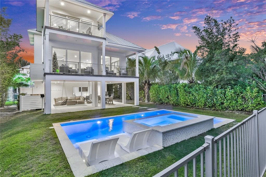 出租: $30,000 (3 贝兹, 3 浴室, 2230 平方英尺)